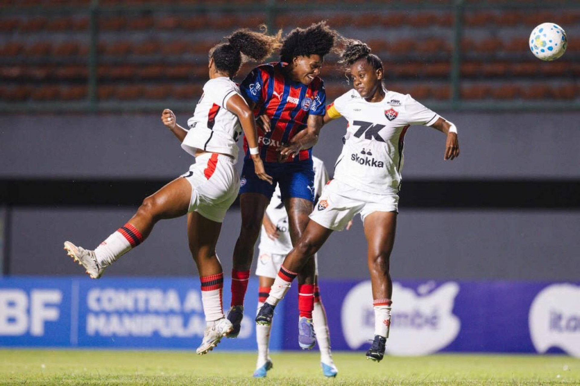 Bahia bate o Vit&oacute;ria e vence a primeira no Brasileir&atilde;o Feminino