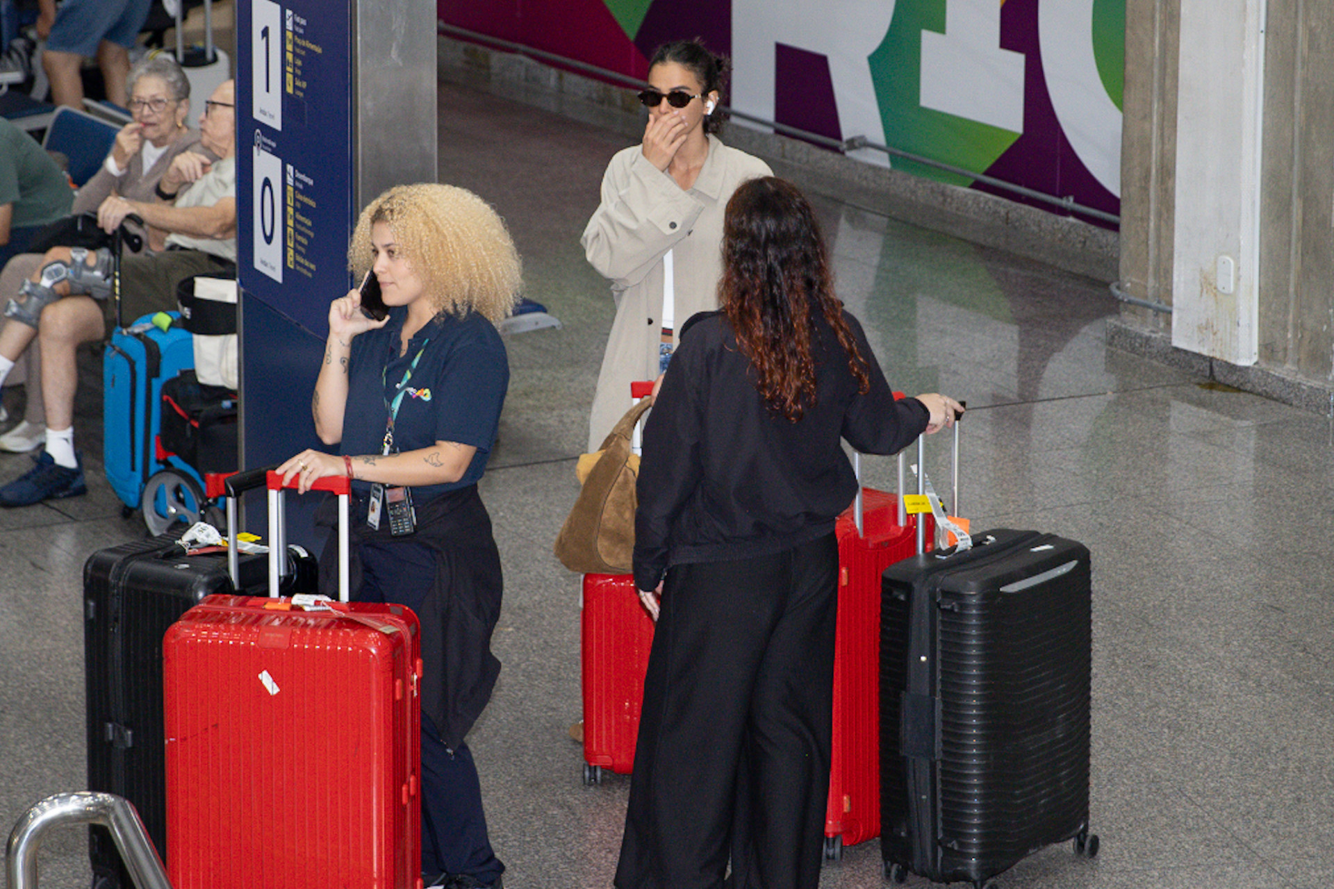 Bruna Marquezine desembarca em aeroporto no Rio - Victor Chapetta / Brazil News