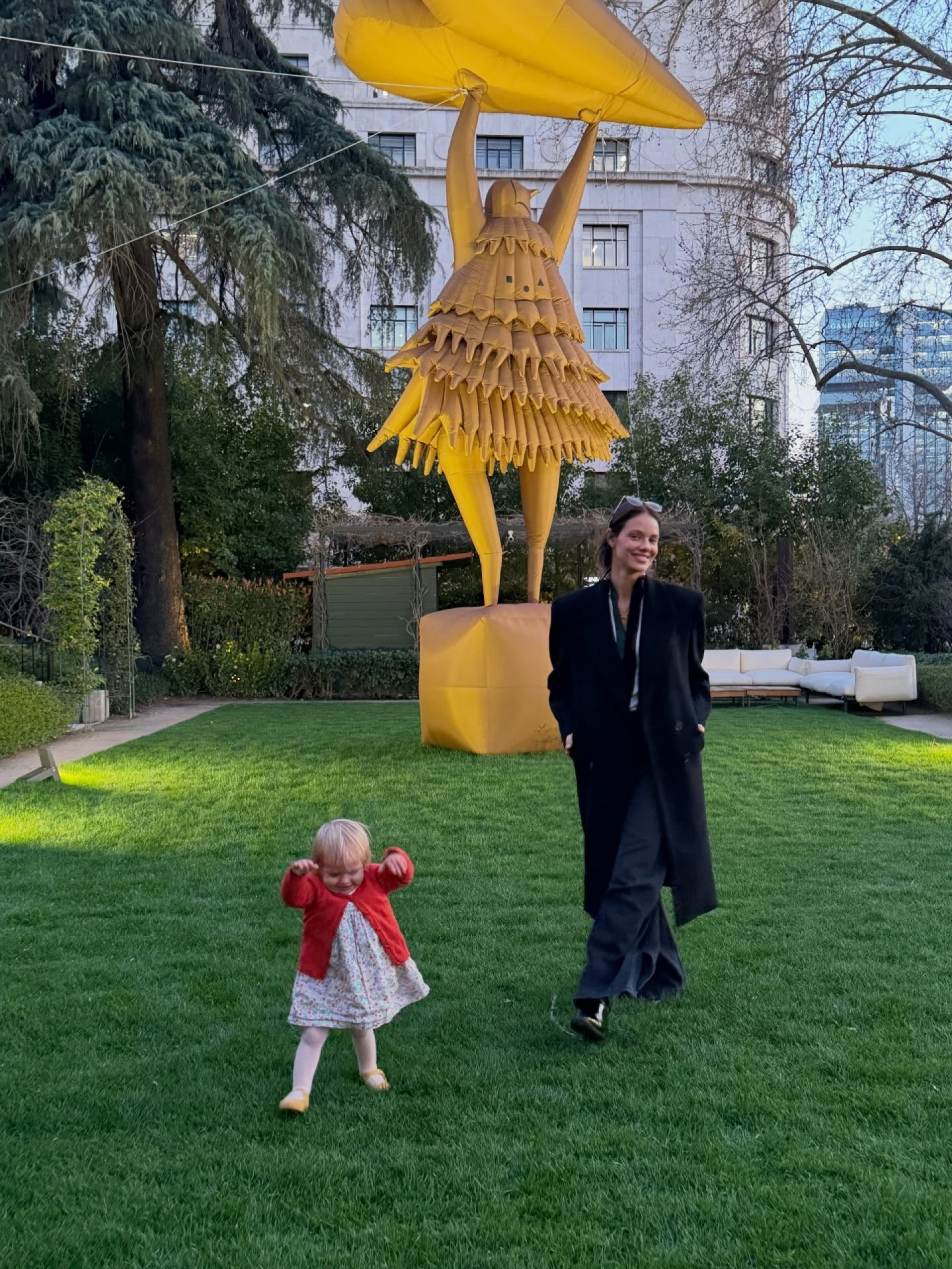 Laura Neiva e Chay Suede relembram viagem em família a Madri após retorno ao Brasil - Reprodução Instagram