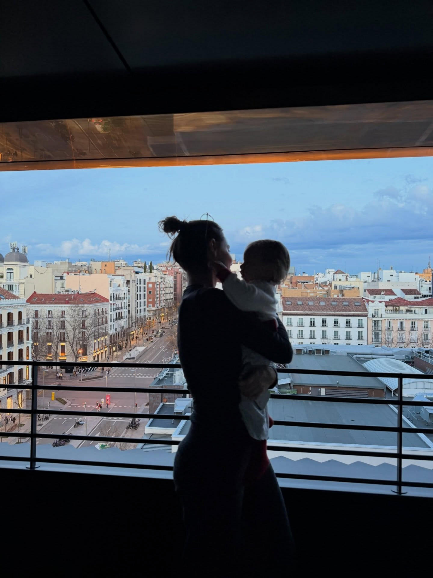 Laura Neiva e Chay Suede relembram viagem em família a Madri após retorno ao Brasil - Reprodução Instagram