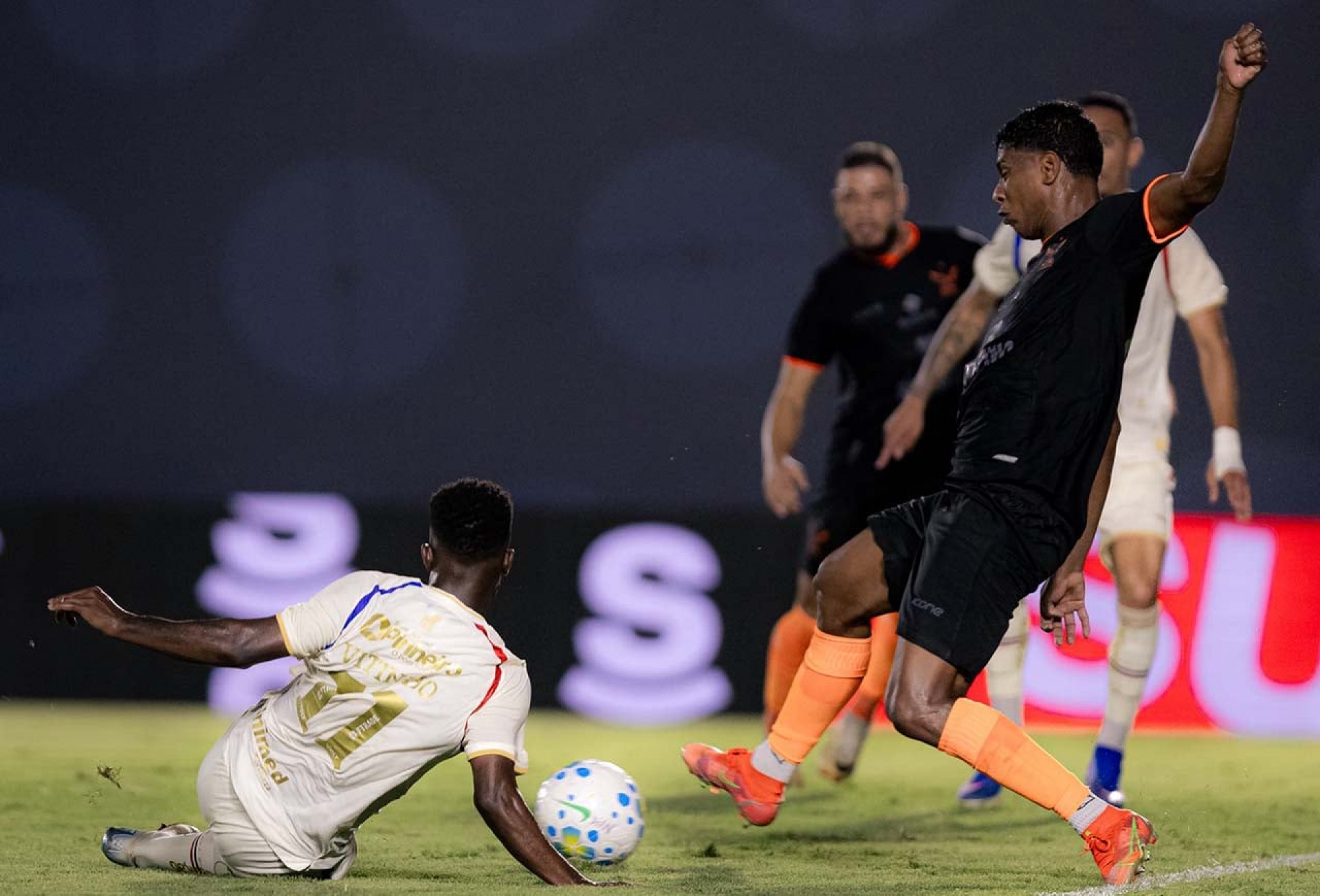 Fortaleza vence Nova Igua&ccedil;u, no Rio, e avan&ccedil;a na Copa do Brasil