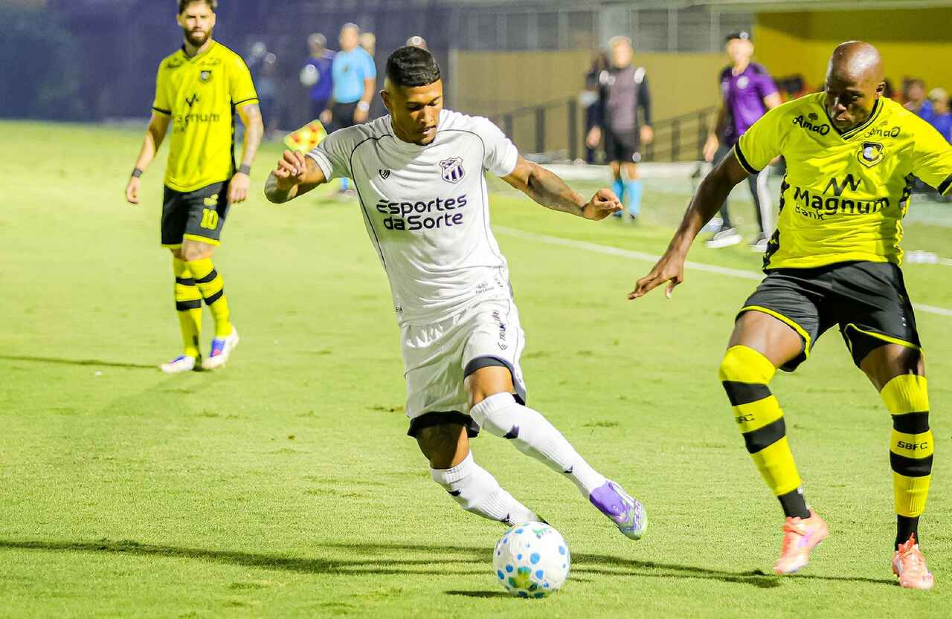 Nos p&ecirc;naltis, Cear&aacute; despacha S&atilde;o Bernardo e vai &agrave; 5&ordf; fase da Copa do Brasil