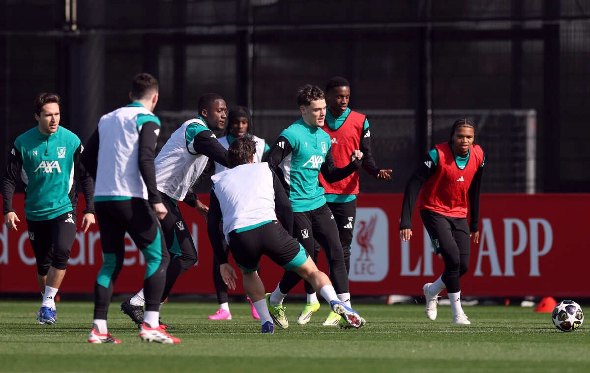 Liverpool x Galatasaray: onde assistir, escala&ccedil;&otilde;es e arbitragem