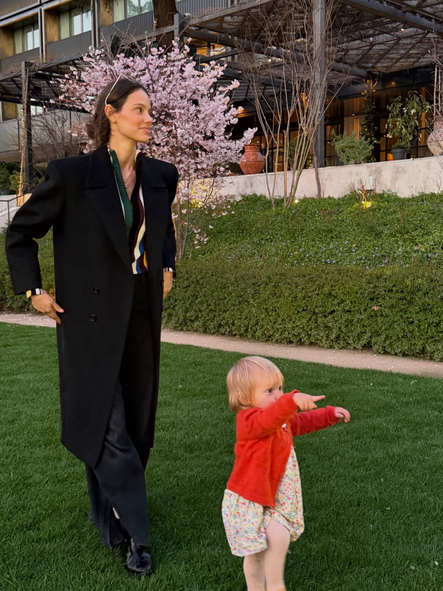 Laura Neiva e Chay Suede relembram viagem em família a Madri após retorno ao Brasil - Reprodução Instagram