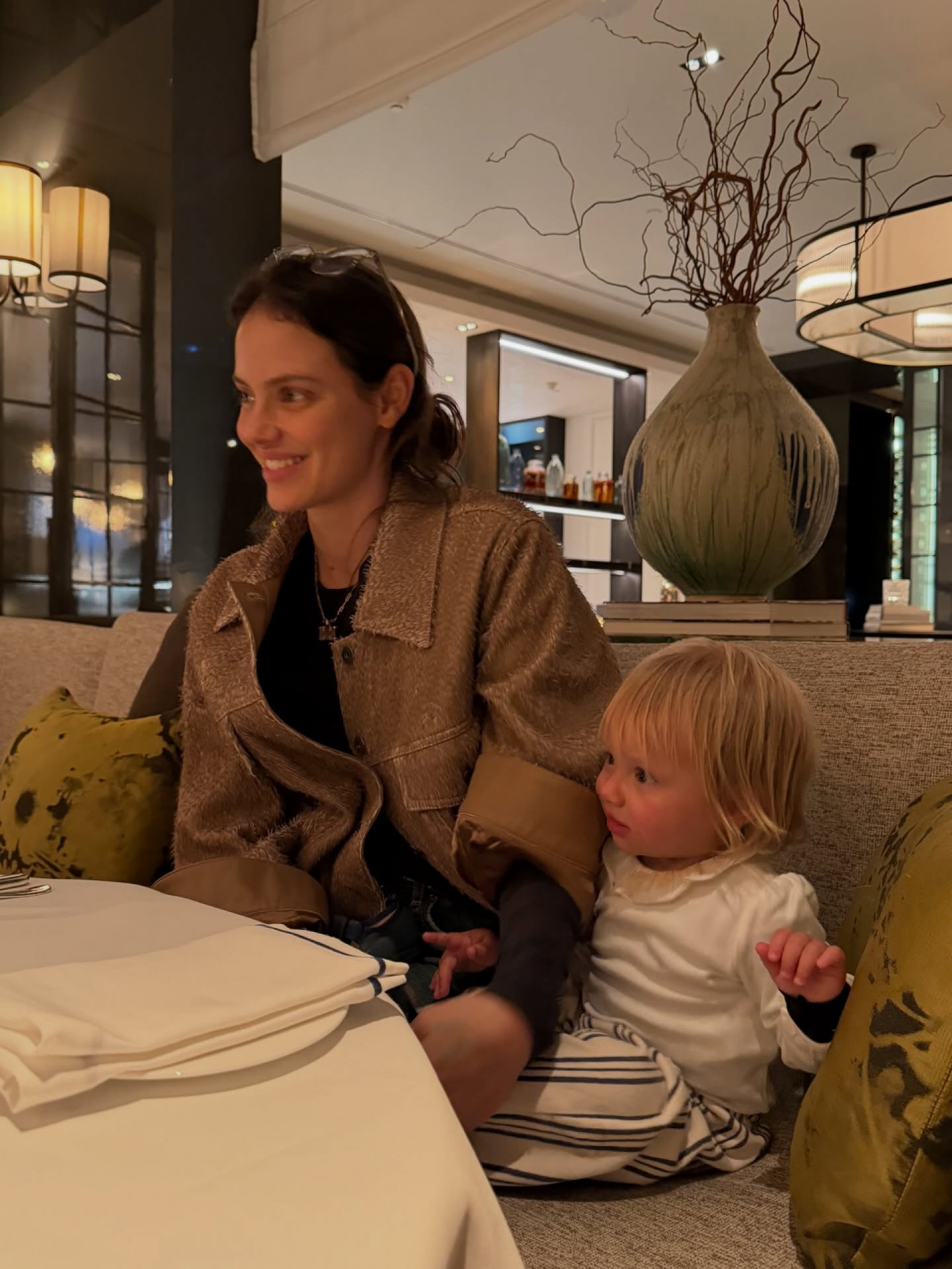 Laura Neiva e Chay Suede relembram viagem em família a Madri após retorno ao Brasil - Reprodução Instagram