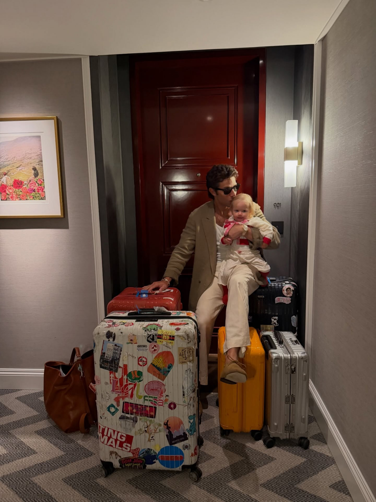 Laura Neiva e Chay Suede relembram viagem em família a Madri após retorno ao Brasil - Reprodução Instagram