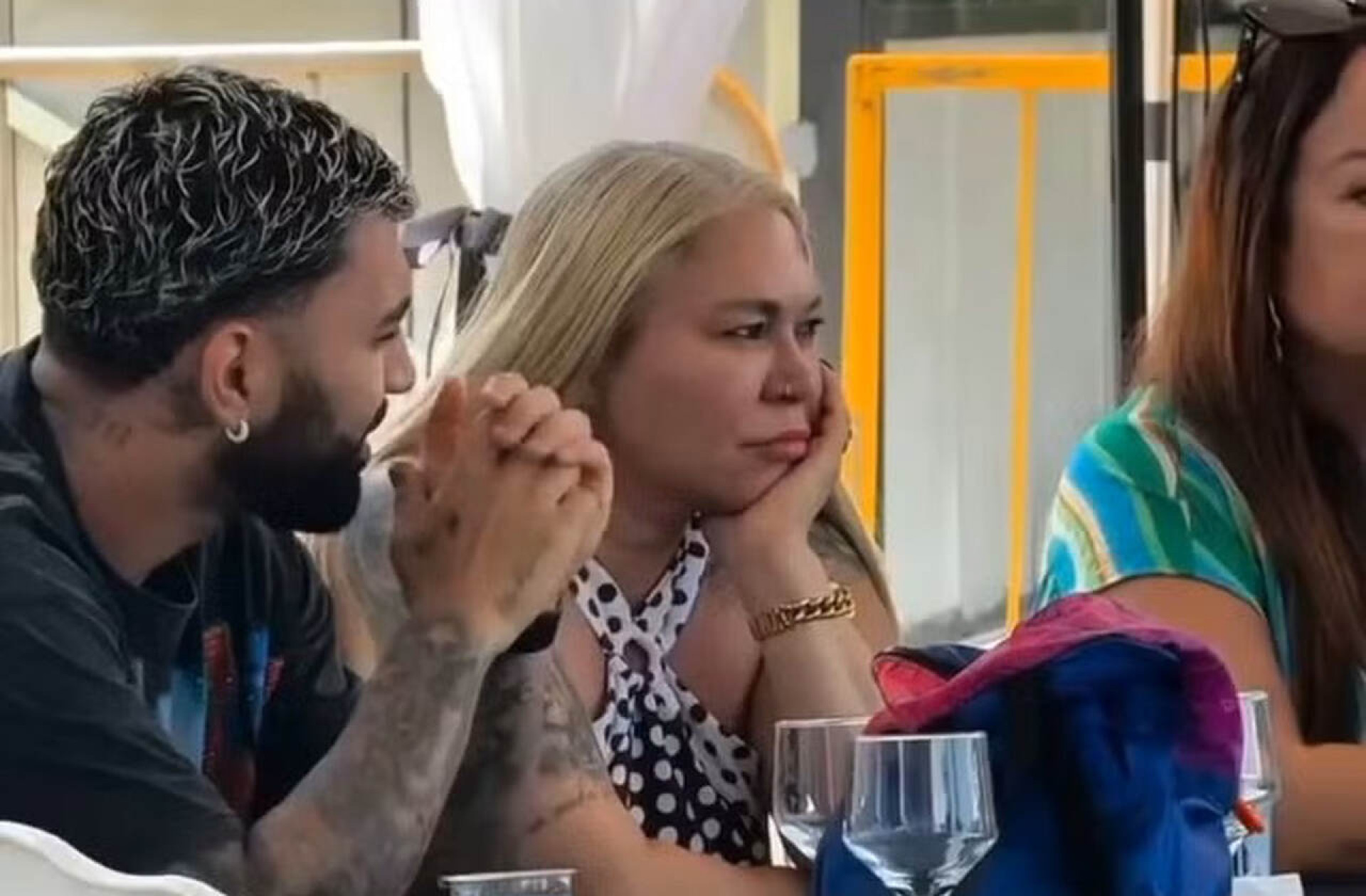 Evento no Santos re&uacute;ne Neymar, Gabigol e Rafaella em momento raro; aus&ecirc;ncia chama aten&ccedil;&atilde;o