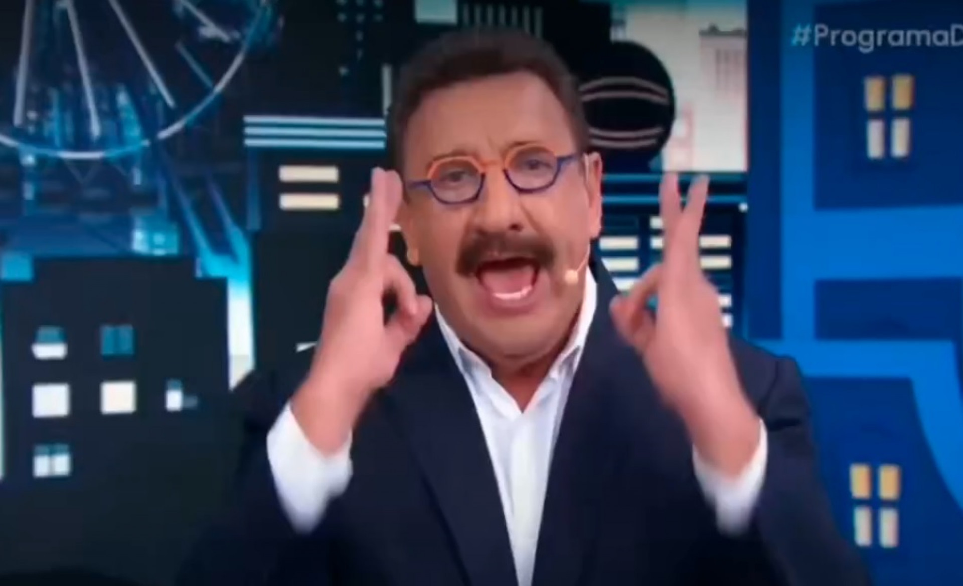 Ratinho durante programa ao vivo