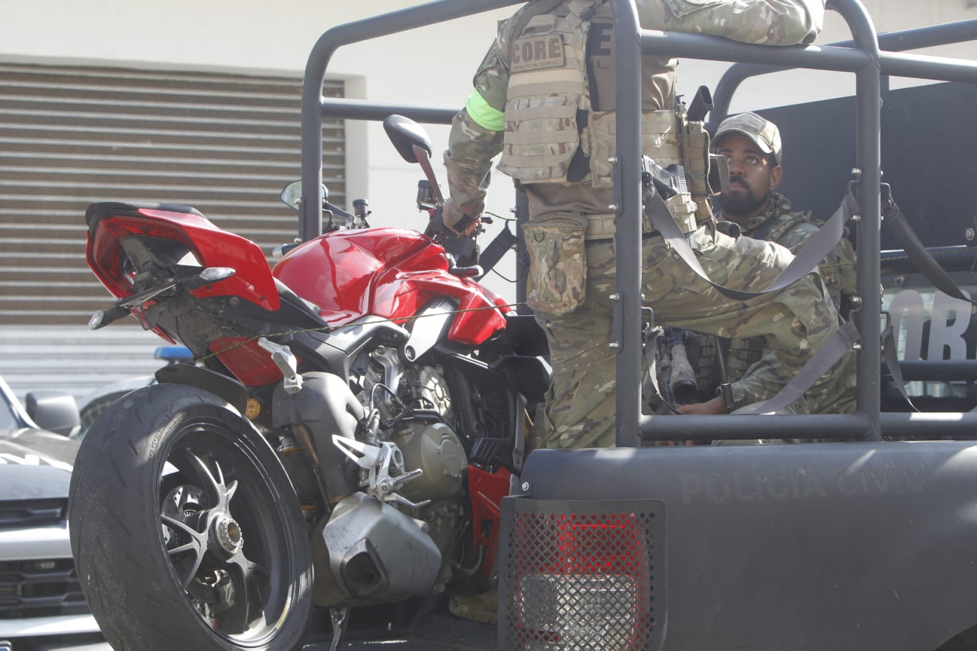 Materiais apreendidos na operação contra o tráfico de drogas na Lapa - Reginaldo Pimenta/Ageênci O DIA