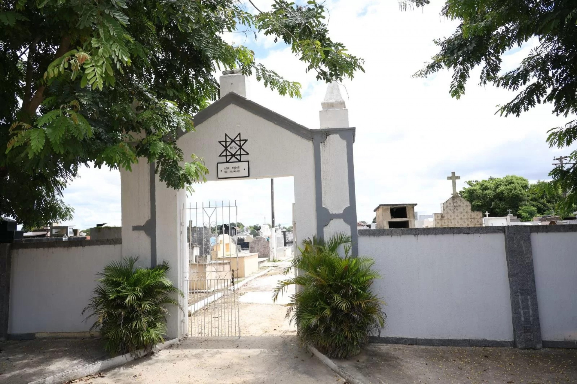 Prefeitura realiza melhorias estruturais no Cemitério de São Vicente. - Reprodução