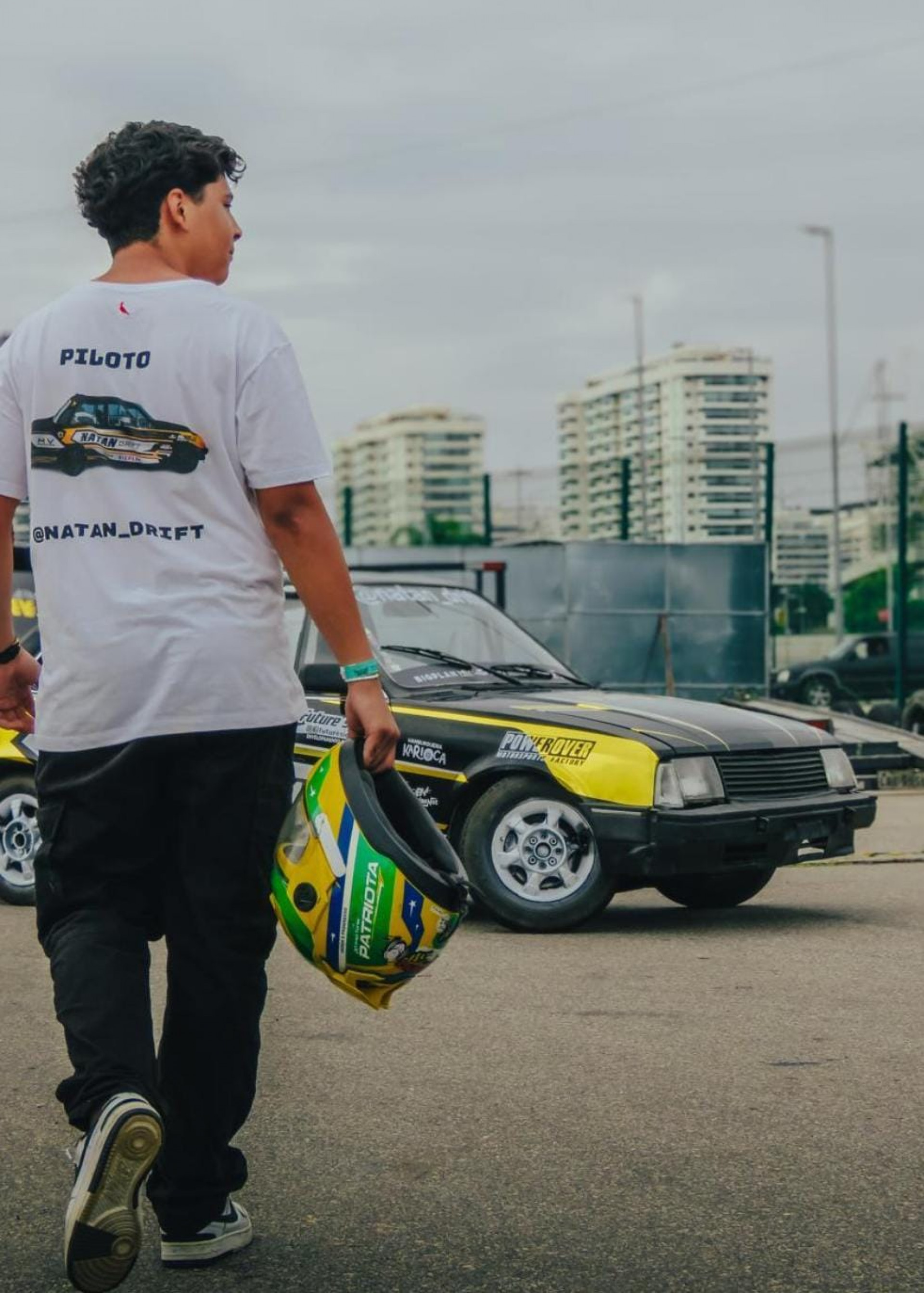 O estudante lavou carros para comprar o seu primeiro carro, um Chevette