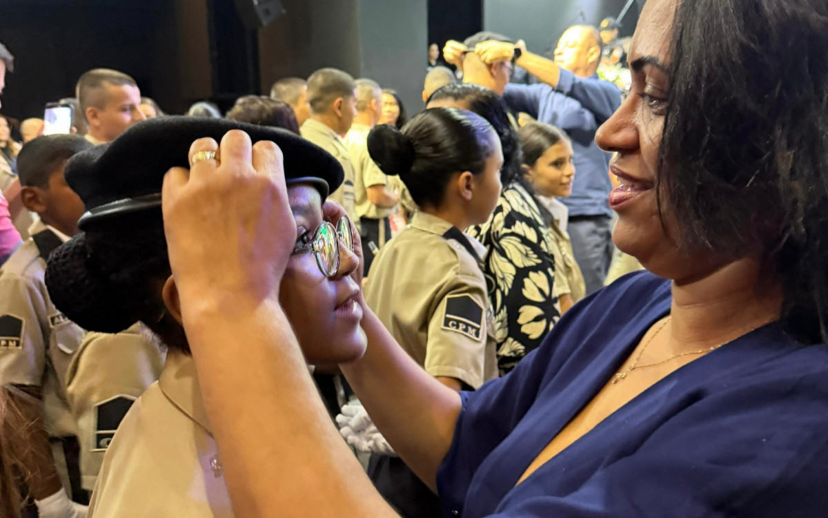 Alunos do III Col&eacute;gio da PM em Caxias passam para universidades - Divulga&ccedil;&atilde;o