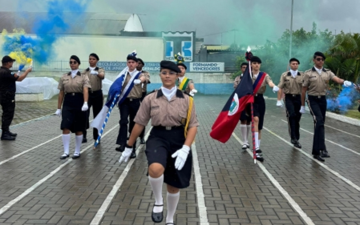 Alunos do III Colégio da PM em Caxias passam para universidades