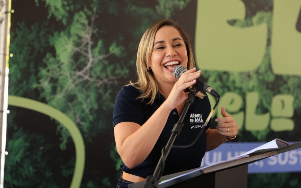 Prefeita Daniela Soares participa da abertura do encontro em Araruama.