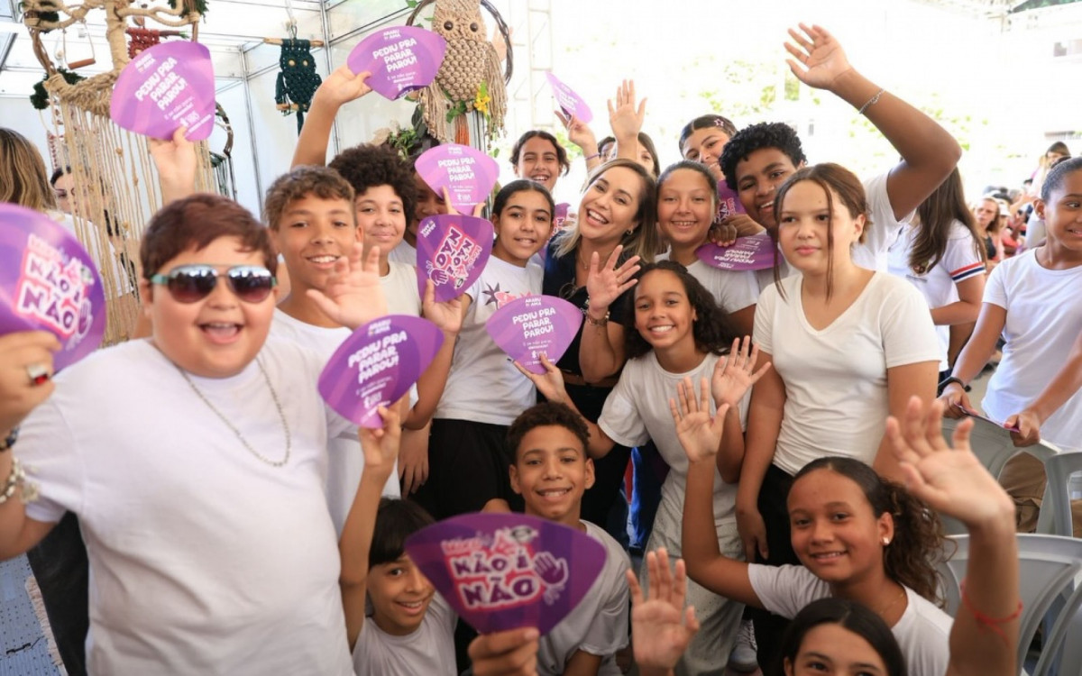 Atividades abordam temas como meio ambiente e desenvolvimento social.