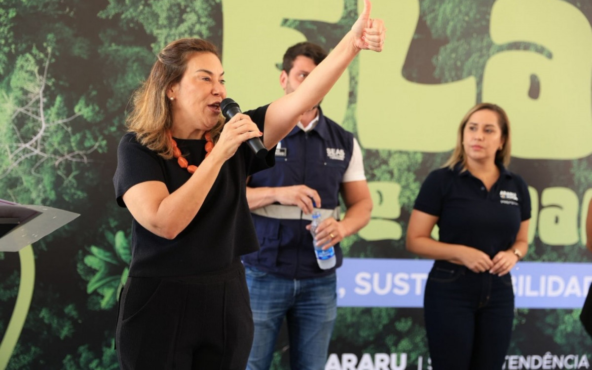 Secretária Heloísa Aguiar marca presença na agenda institucional do evento.