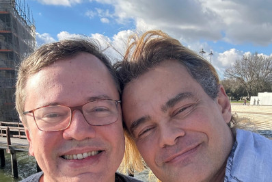 Carmo Dalla Vecchia comemora duas décadas de relacionamento com João Emanuel Carneiro: 'Trouxe alegria'