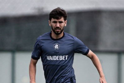 Remo anuncia novo centroavante na véspera da partida contra o Flamengo