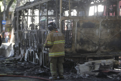 Após morte de 'Jiló dos Prazeres', ônibus são usados como barricadas no Rio Comprido
