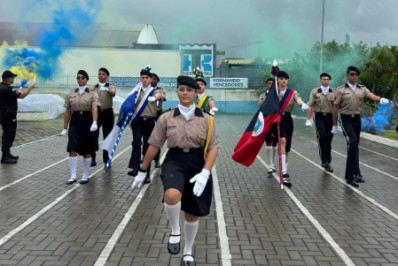 Alunos do III Colégio da PM em Caxias passam para universidades