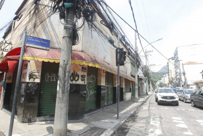 Fotos: Moradores e lojistas do Rio Comprido vivem manhã tensa durante operação no Morro dos Prazeres