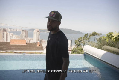 Neymar abre portas da mansão de R$ 50 milhões em Santos