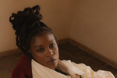 Jeniffer Dias estreia peça no CCBB Rio e revela bastidores: 'Frio na barriga'