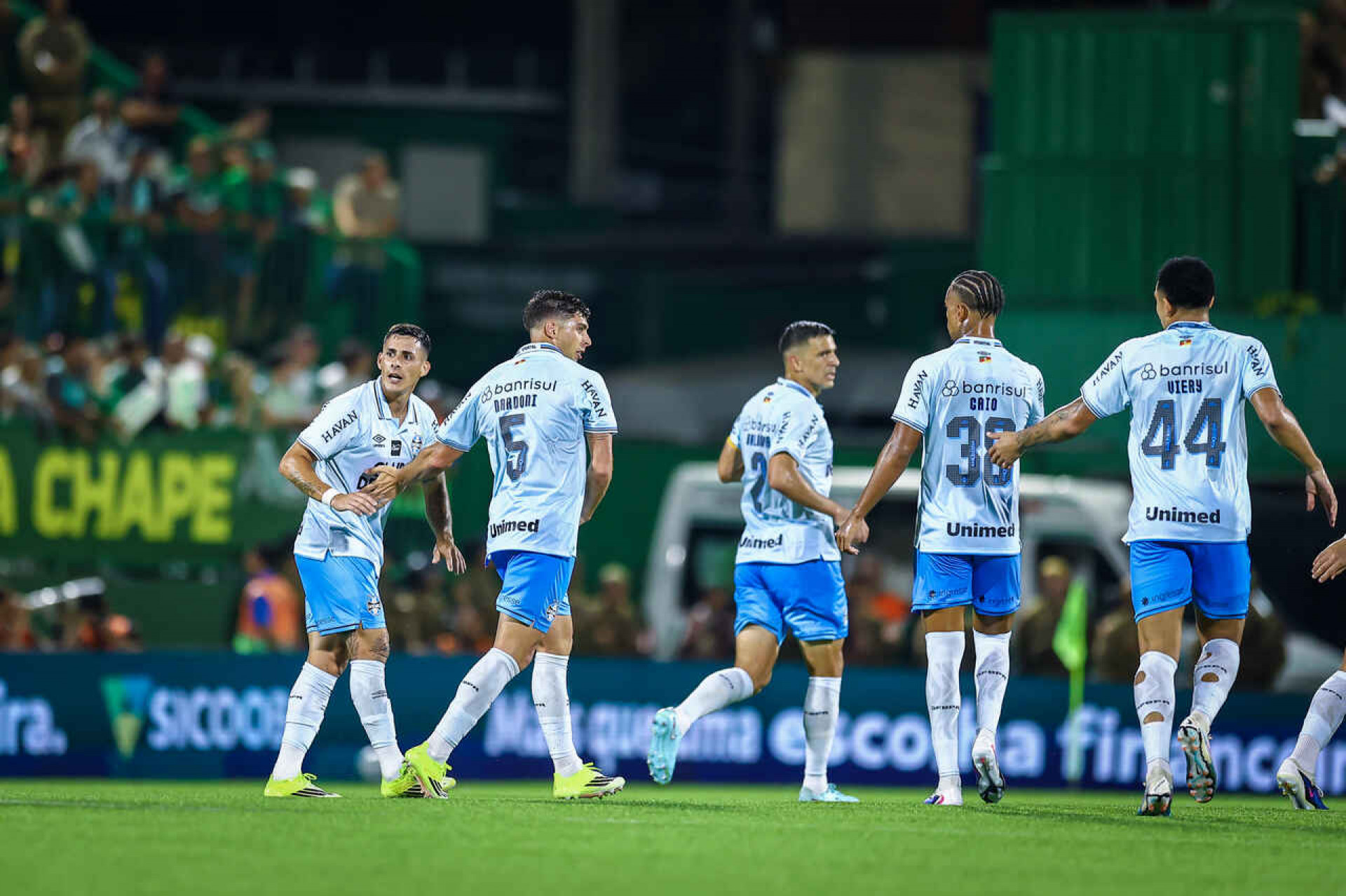 Gr&ecirc;mio x Vit&oacute;ria: onde assistir, escala&ccedil;&otilde;es e arbitragem