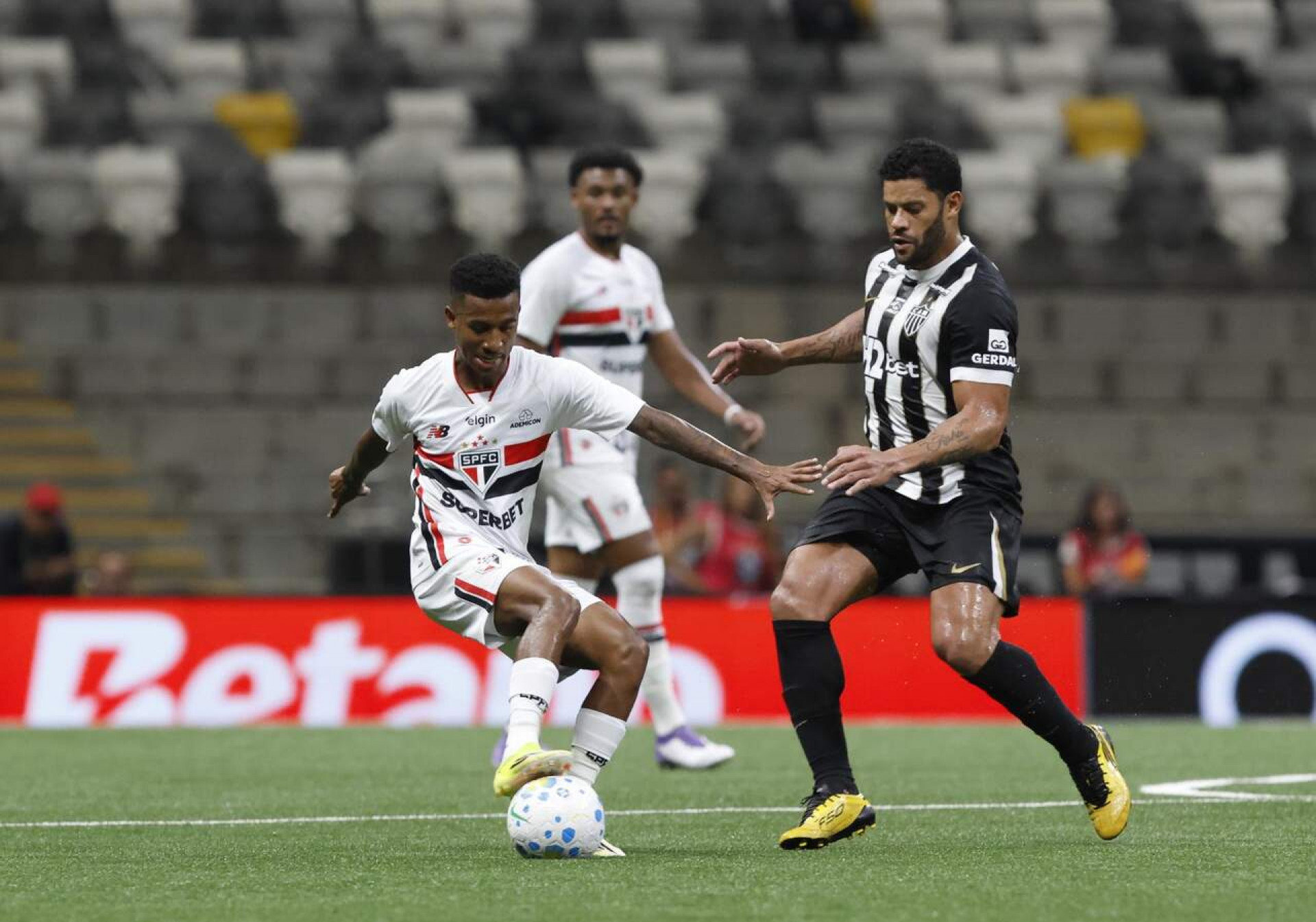 Marcos Ant&ocirc;nio lamenta derrota, mas j&aacute; pede foco do S&atilde;o Paulo no cl&aacute;ssico