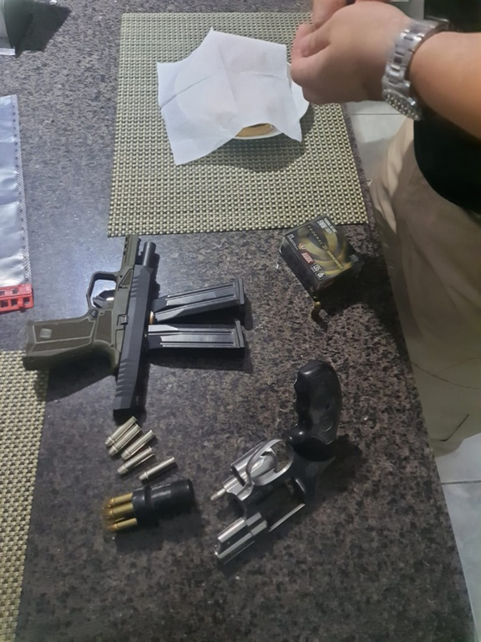 Ação combate facções mirando tráfico de drogas e lavagem de dinheiro - Divulgação/ PF