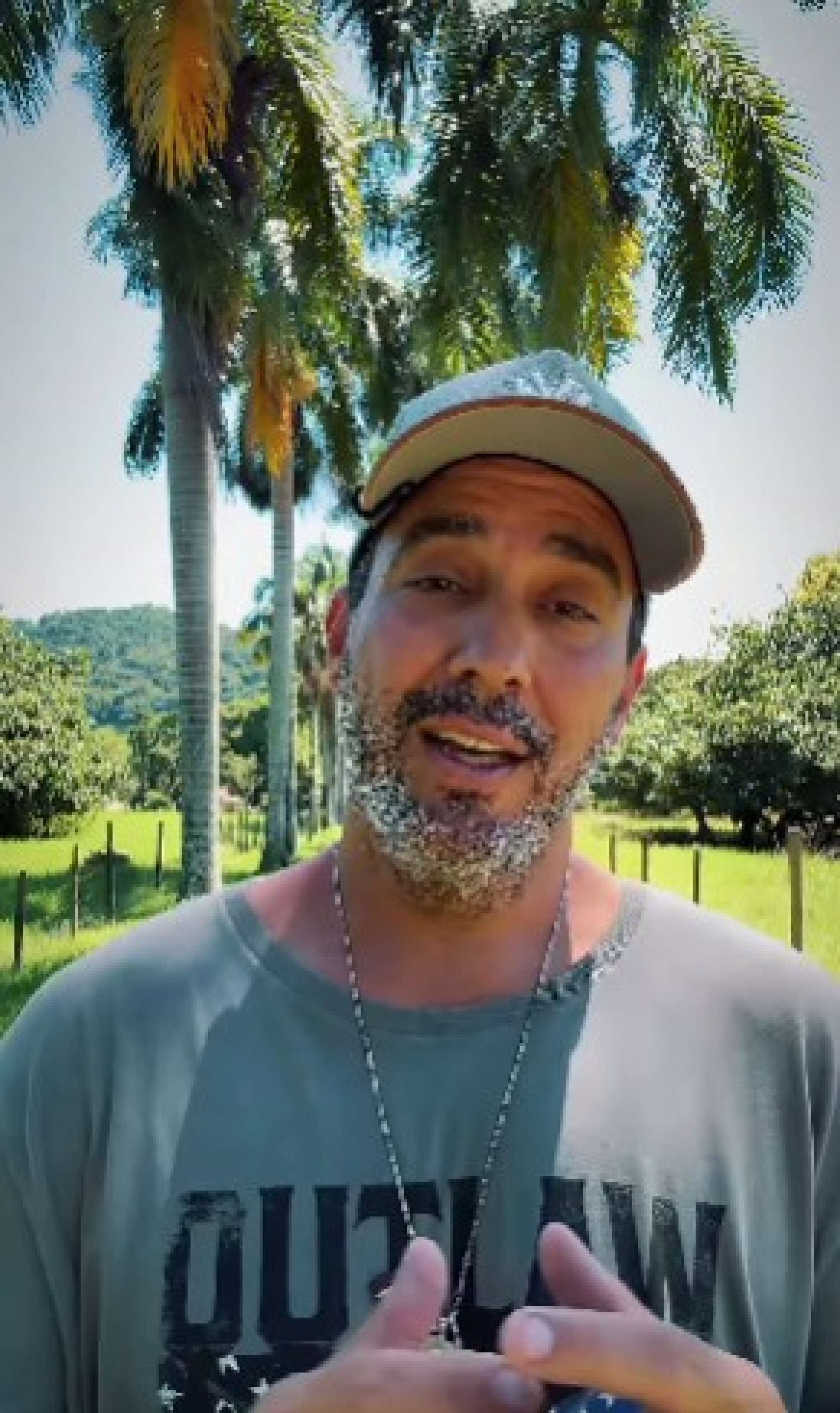 Andre Marques comemora 2 anos sem fumar - Reprodução de vídeo / Instagram