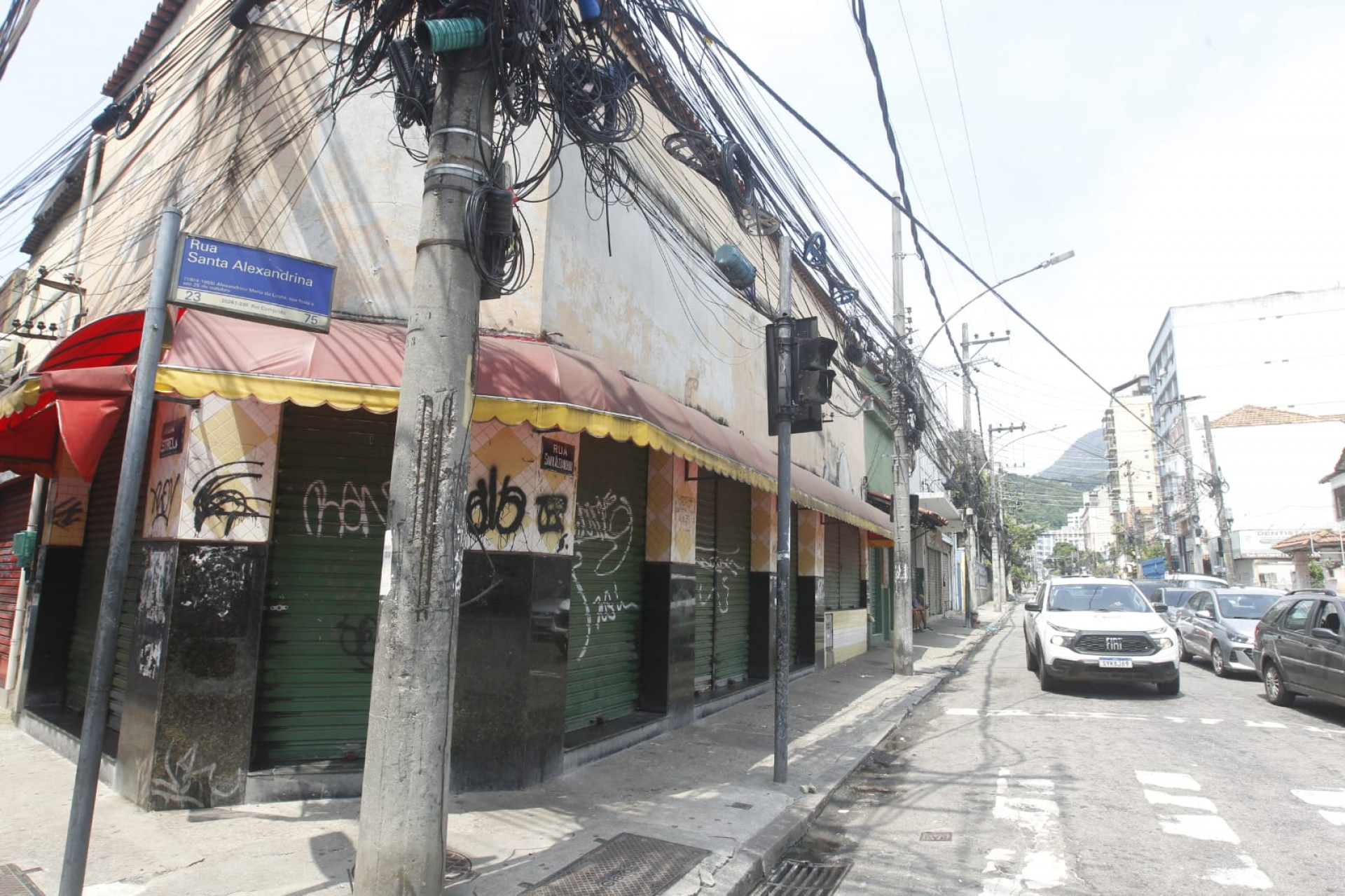 Comércios na Rua Estrela, no Rio Comprido, ficaram fechados durante operação - Reginaldo Pimenta / Agência O Dia