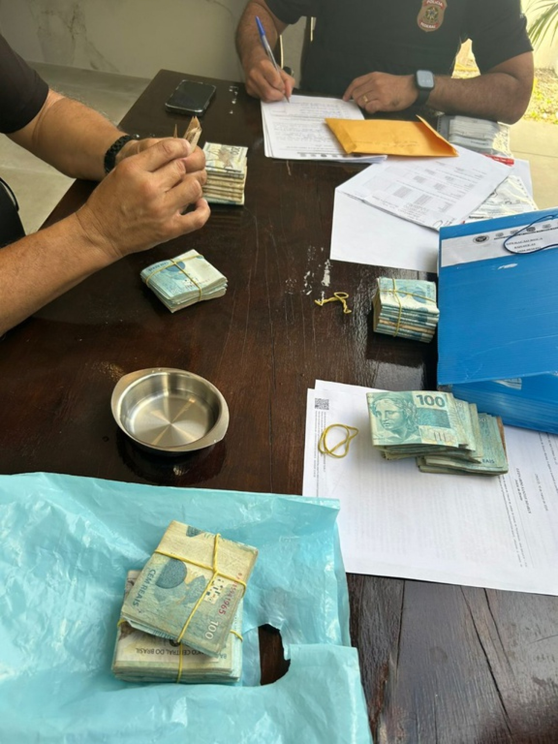 Ação combate facções mirando tráfico drogras e lavagem de dinheiro - Divulgação/ PF