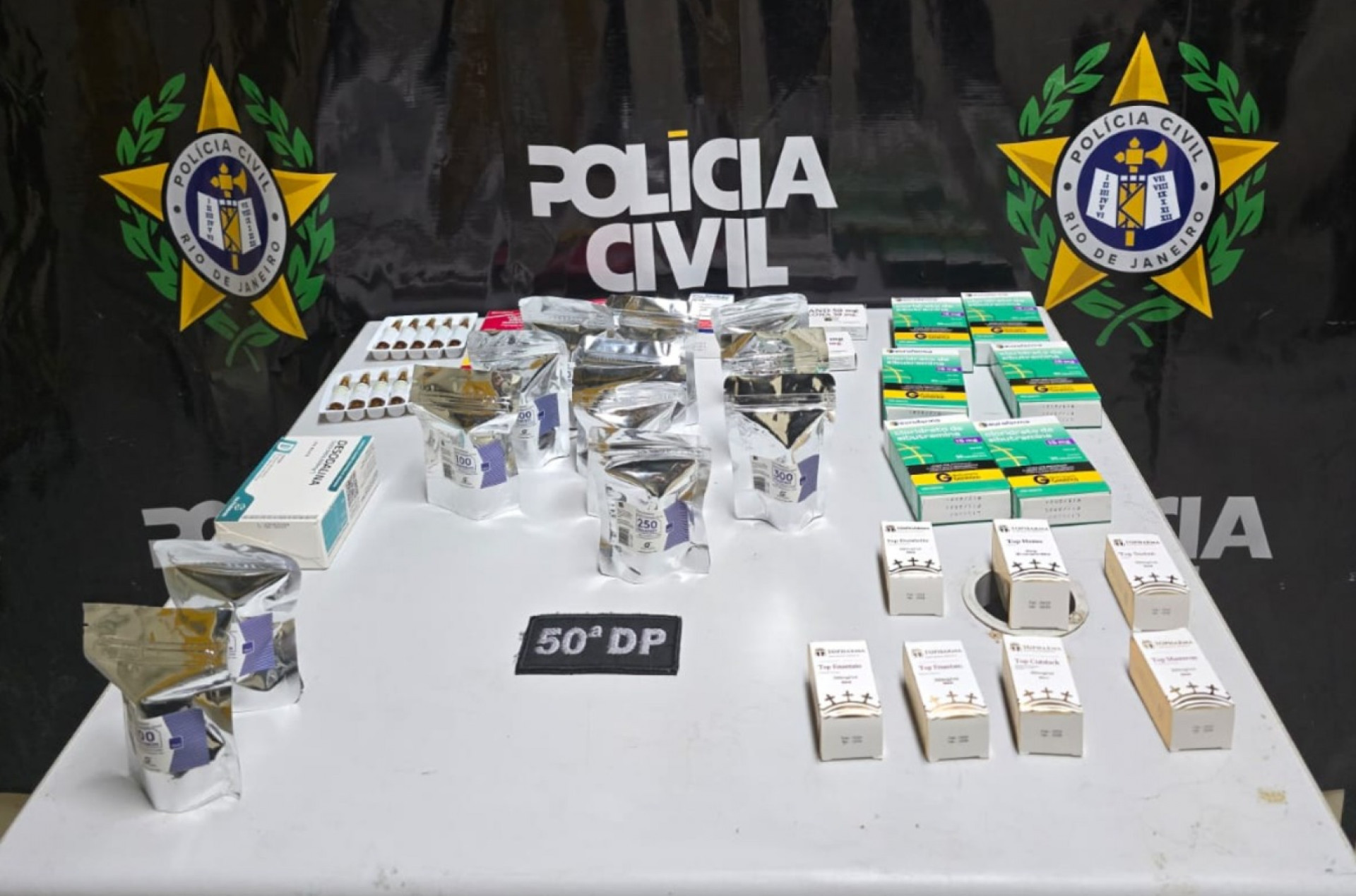 Medicamentos apreendidos pela 50ª DP (Itaguaí) - Divulgação / Polícia Civil