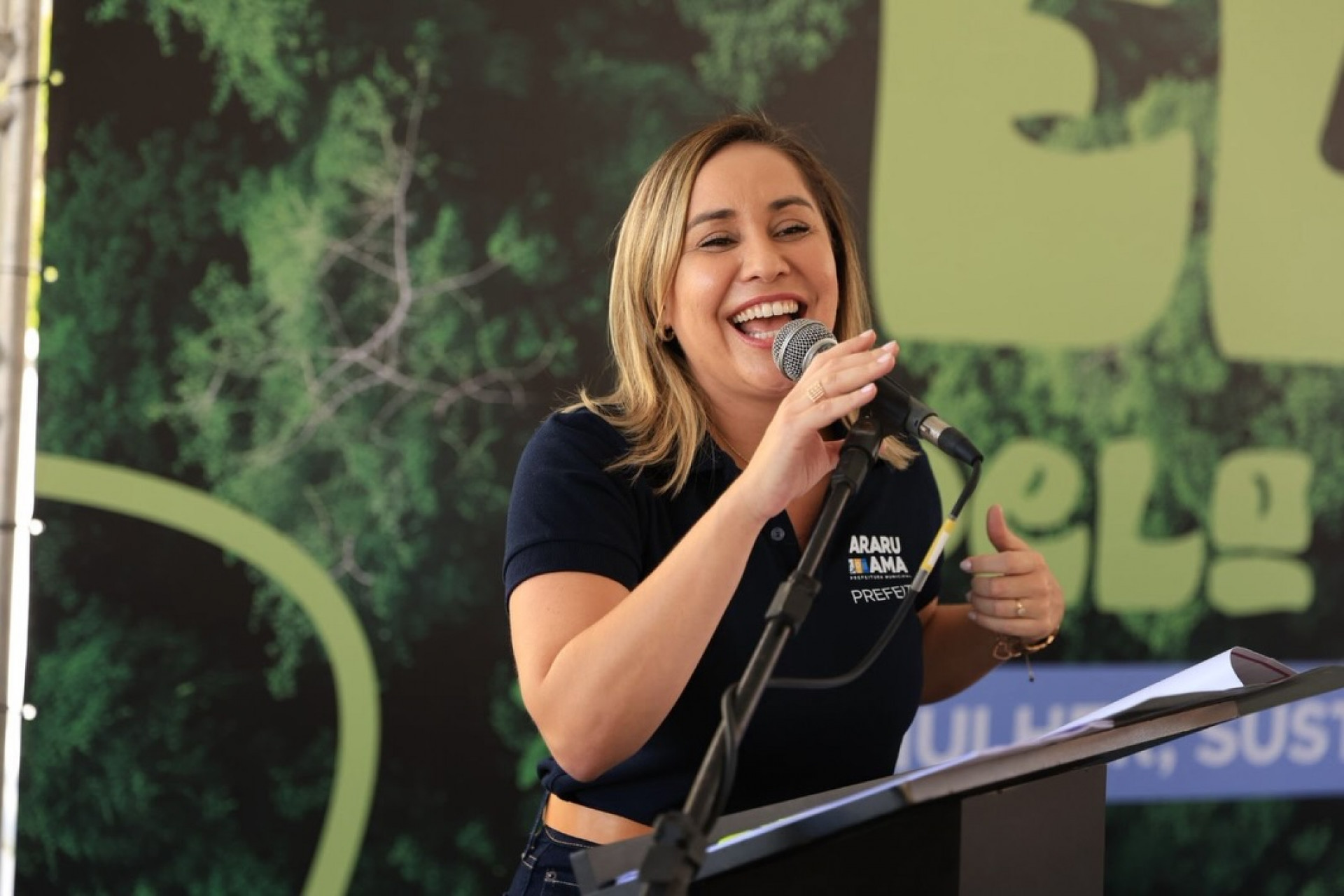 Prefeita Daniela Soares participa da abertura do encontro em Araruama. - Reprodução/ Ascom