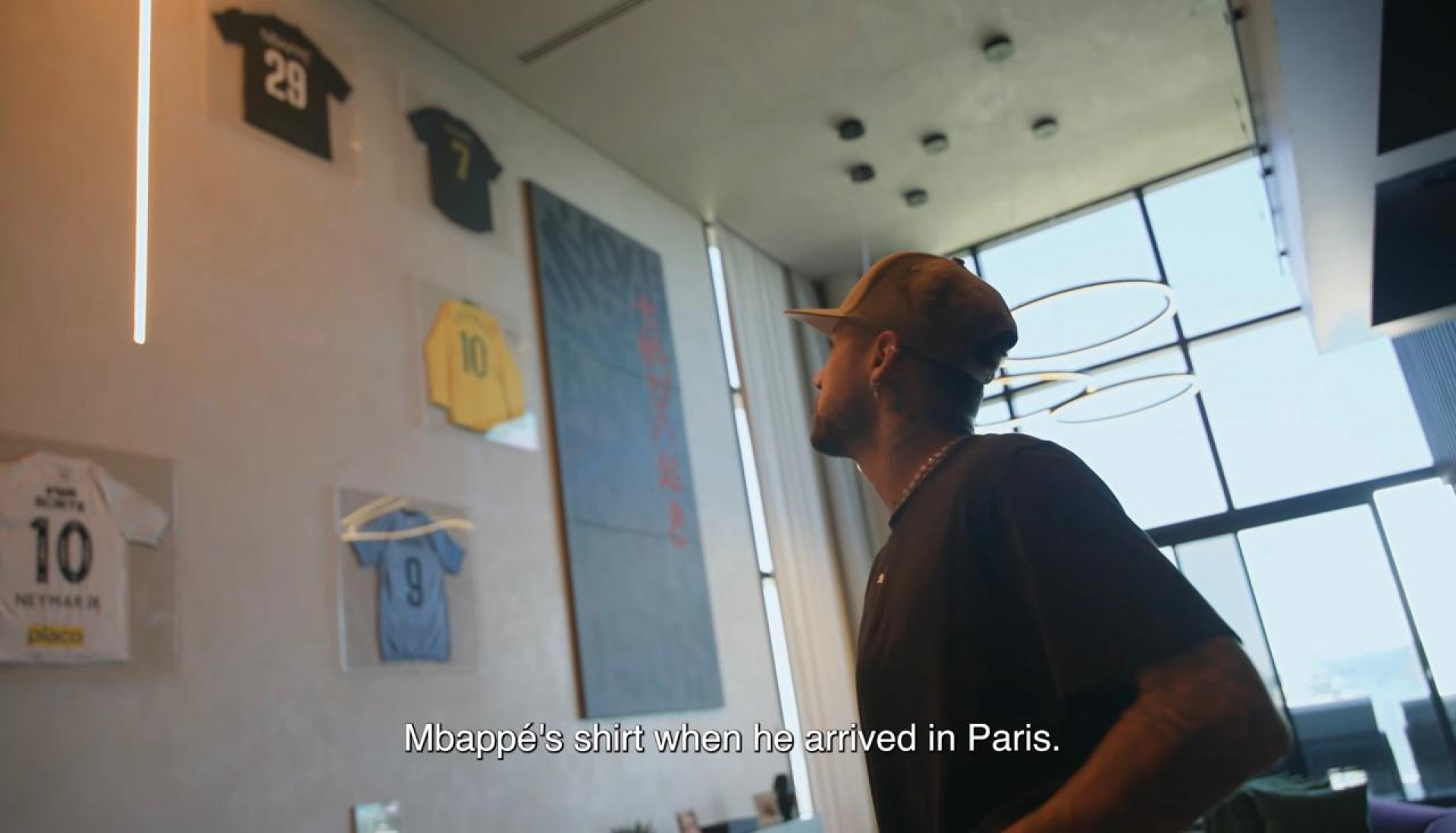 Neymar faz tour detalhado por mansão de R$ 50 milhões em Santos - Reprodução / Youtube