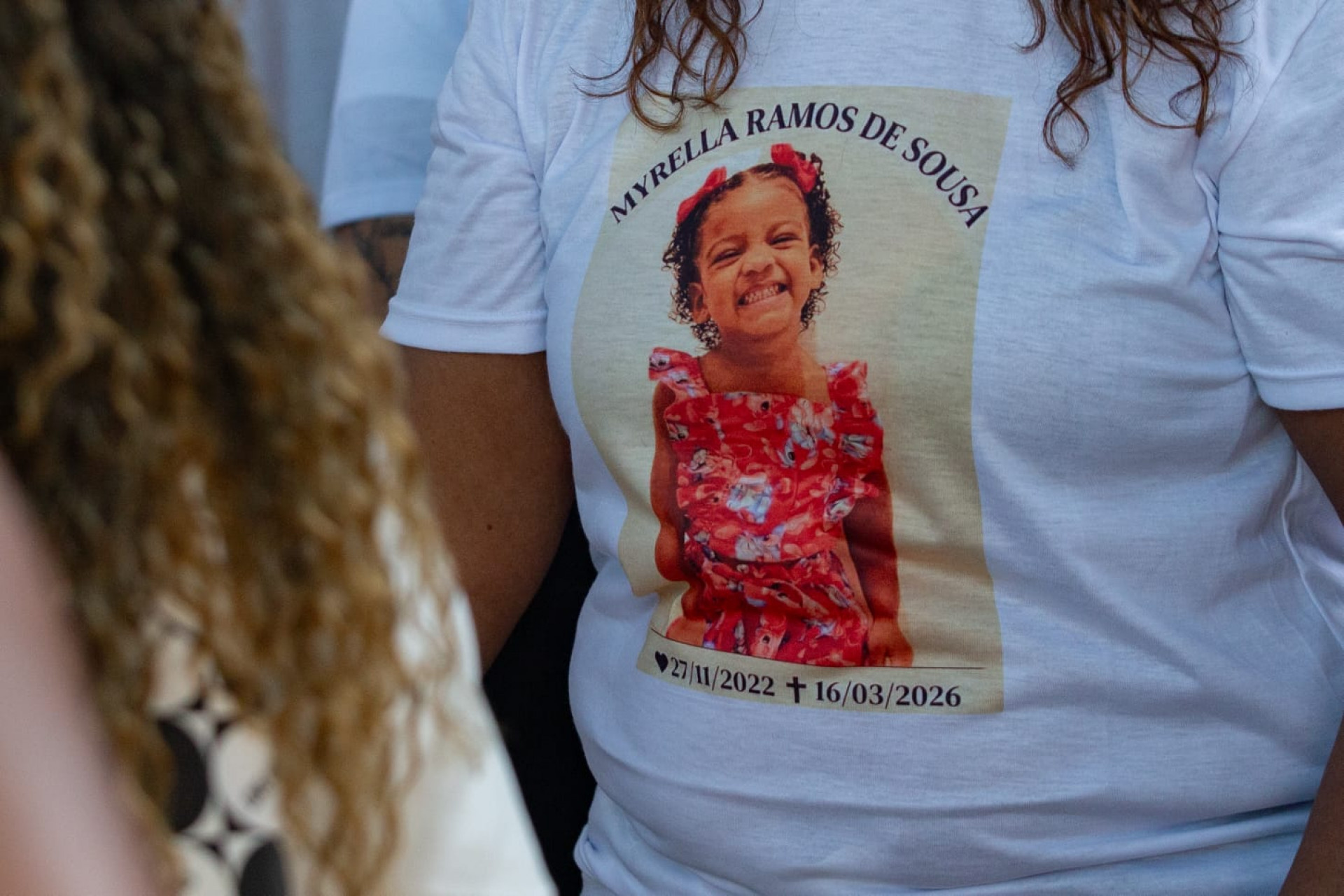 Família de Myrella Ramos de Sousa fez camisetas com a foto da pequena - Érica Martin / Agência O Dia