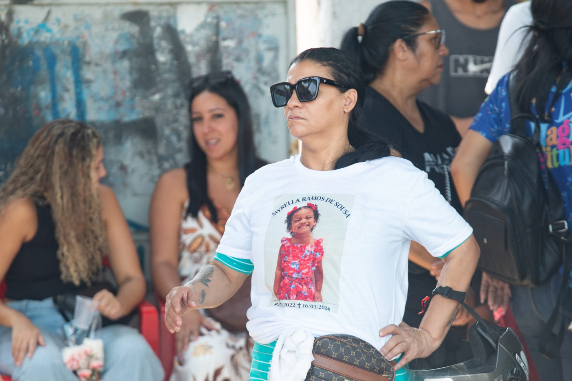 Velório e sepultamento da pequena Myrella Ramos de Sousa aconteceu no Cemitério do Pechincha - Érica Martin / Agência O Dia