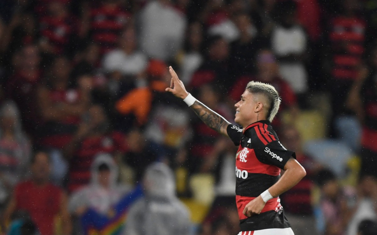 Em 2026, Luiz Ara&uacute;jo soma tr&ecirc;s gols e duas assist&ecirc;ncias em 25 jogos pelo Flamengo