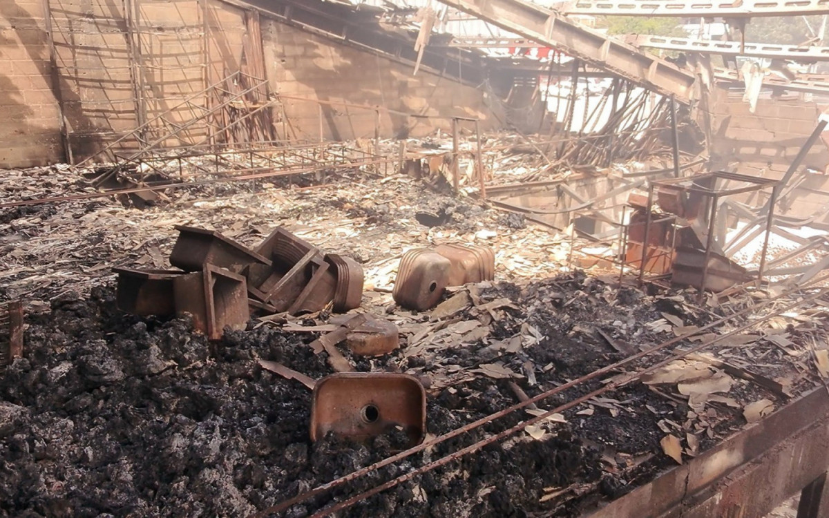 Fogo destruiu toda a distribuidora de Luciana Polati em 2025