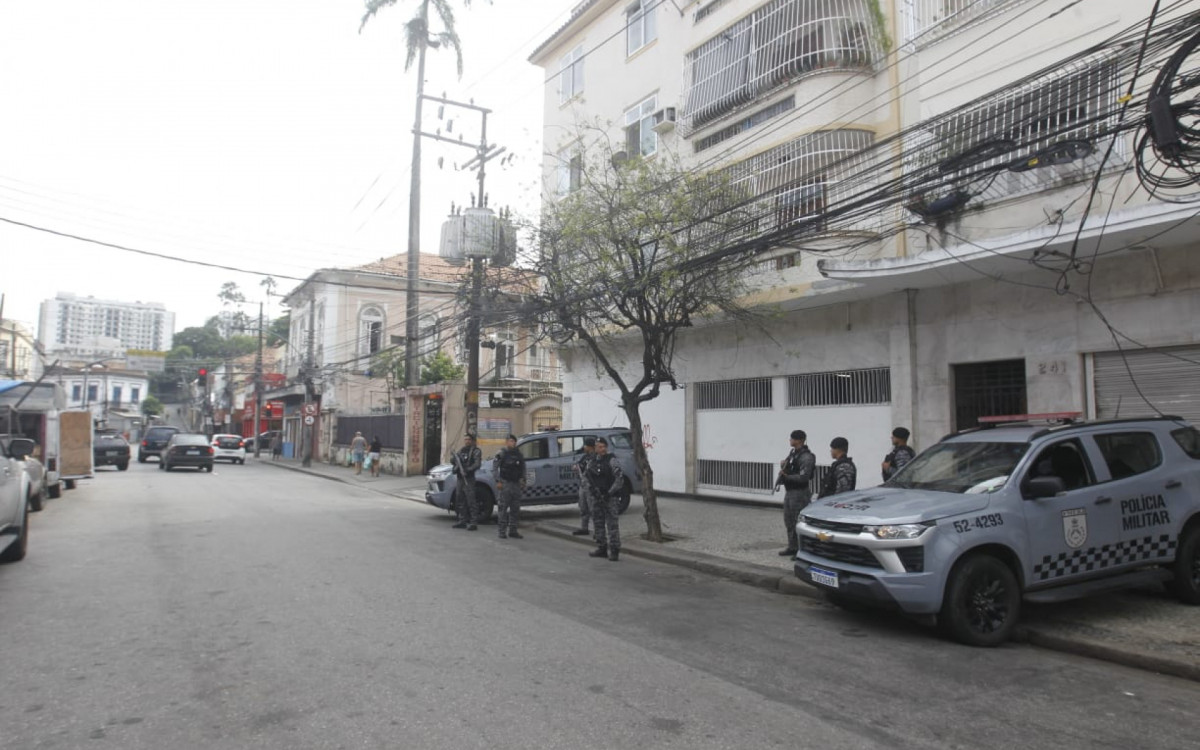 Viaturas do Recom na Rua Aristides Lobo, no Rio Comprido - Reginaldo Pimenta/Agência O DIA