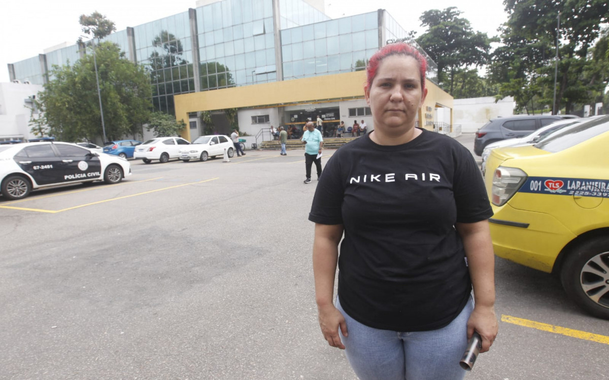 Roberta Hipólito enfrenta dificuldades para liberar o corpo do marido do IML - Reginaldo Pimenta/Agência O DIA