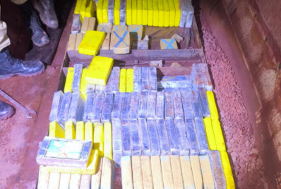 Homem é preso ao transportar mais de 300 quilos de cocaína em caminhão