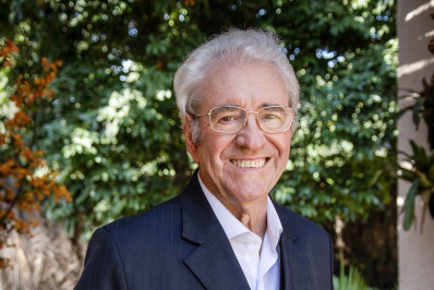 Internado na UTI, Juca de Oliveira, de 91 anos, poderá passar por cirurgia cardíaca