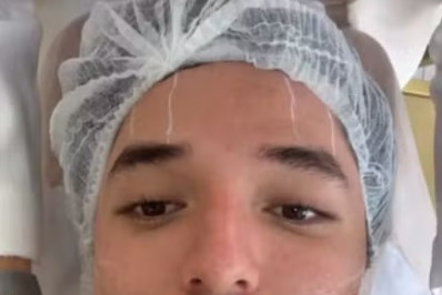 Namorado de Iza, João Vitor Silva, investe em procedimento estético para firmeza da pele 