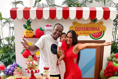 Carol Peixinho e Thiaguinho celebram 6 meses do filho Bento com tema 'Quitandinha'