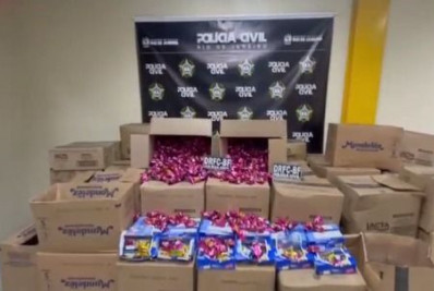 Polícia apreende uma tonelada de chocolate vencido em Caxias