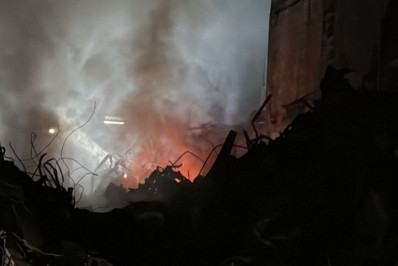 Ramos: Imagens mostram novos focos de incêndio em loja que pegou fogo há dez dias