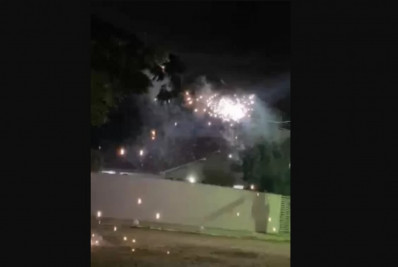 Poste entra em curto após reparo e deixa moradores sem luz em Cabo Frio