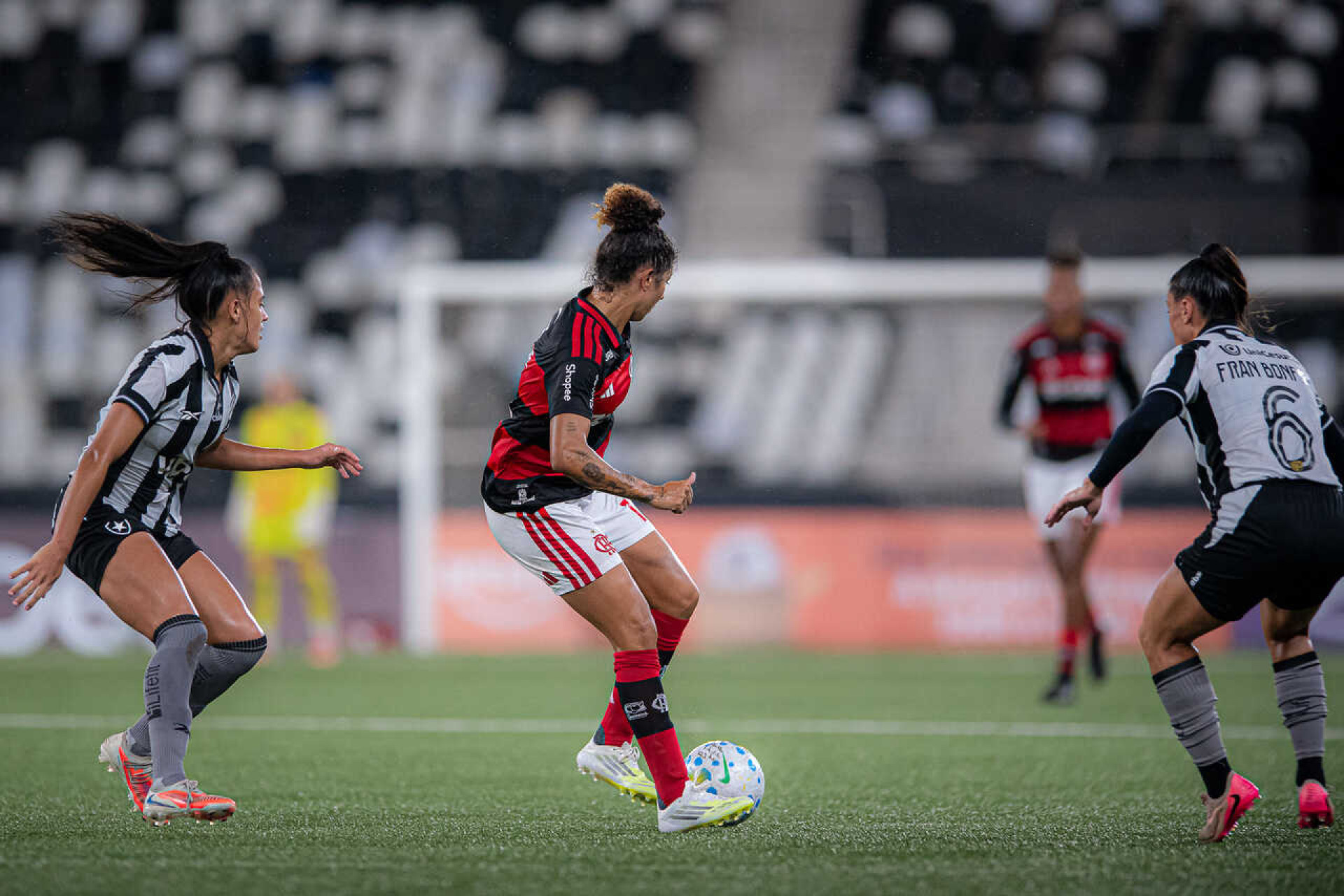 Flamengo x Cruzeiro (Feminino): onde assistir, escala&ccedil;&otilde;es e arbitragem